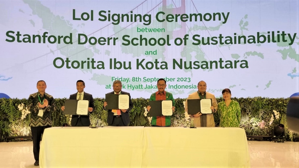 Acara penandatanganan antara Otorita IKN dengan Stanford Doerr School of Sustainability.