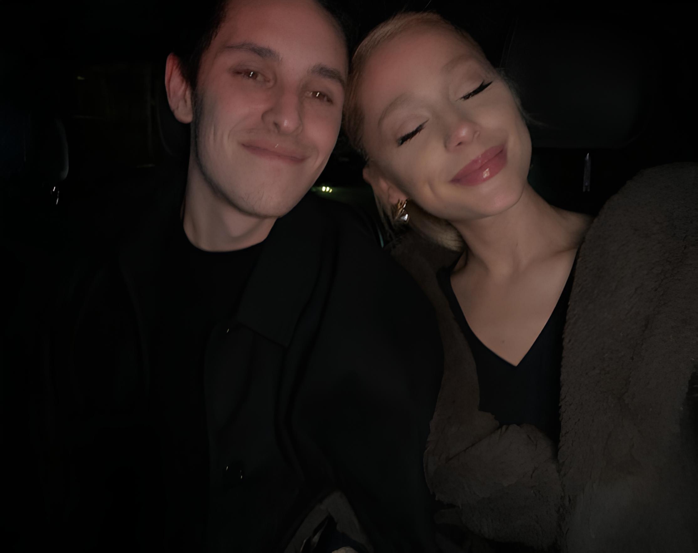 Ariana Grande dan Dalton Gomez.