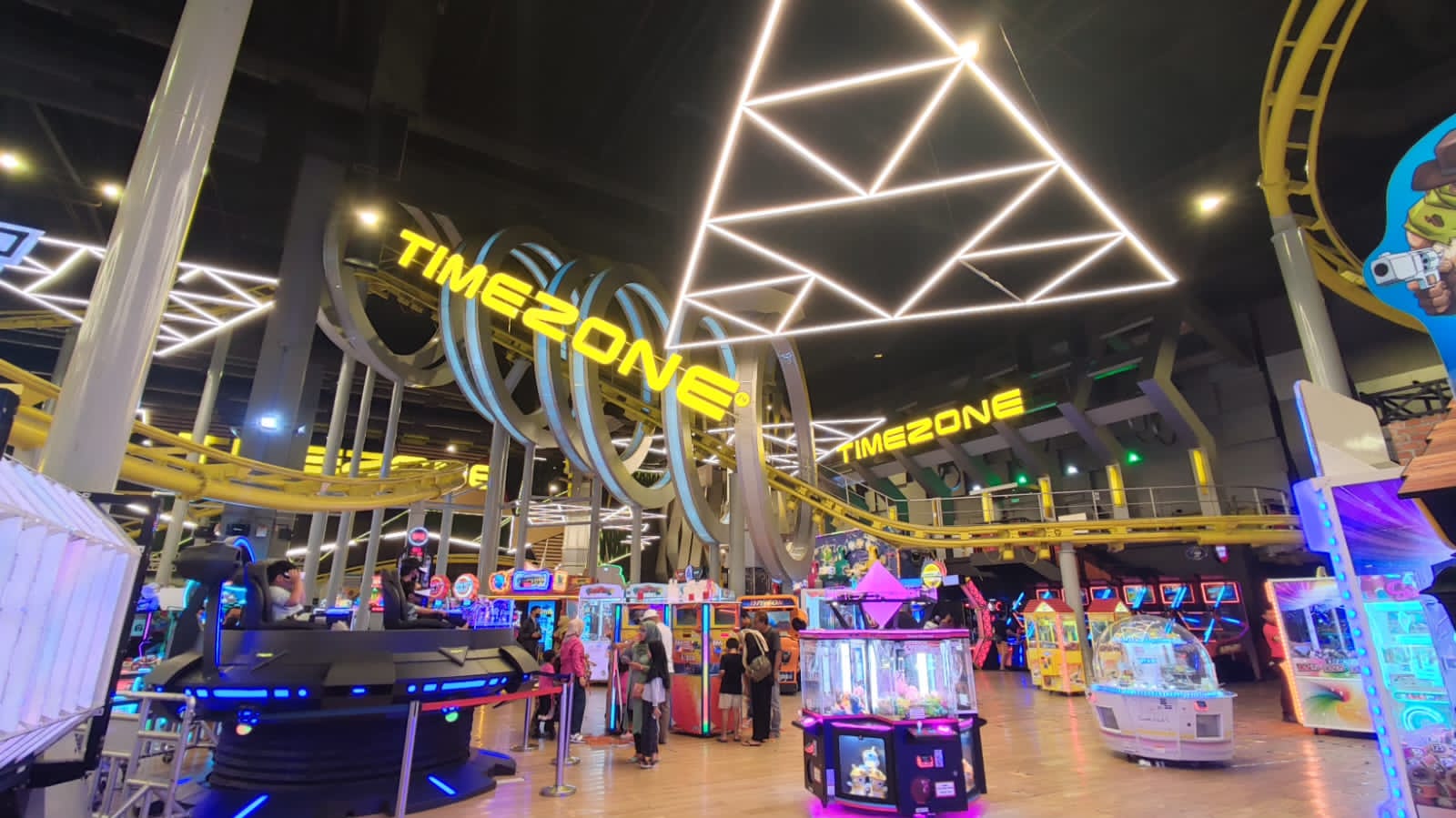 Timezone Supermal Karawaci menghadirkan lebih dari 30 permainan terbaru. 