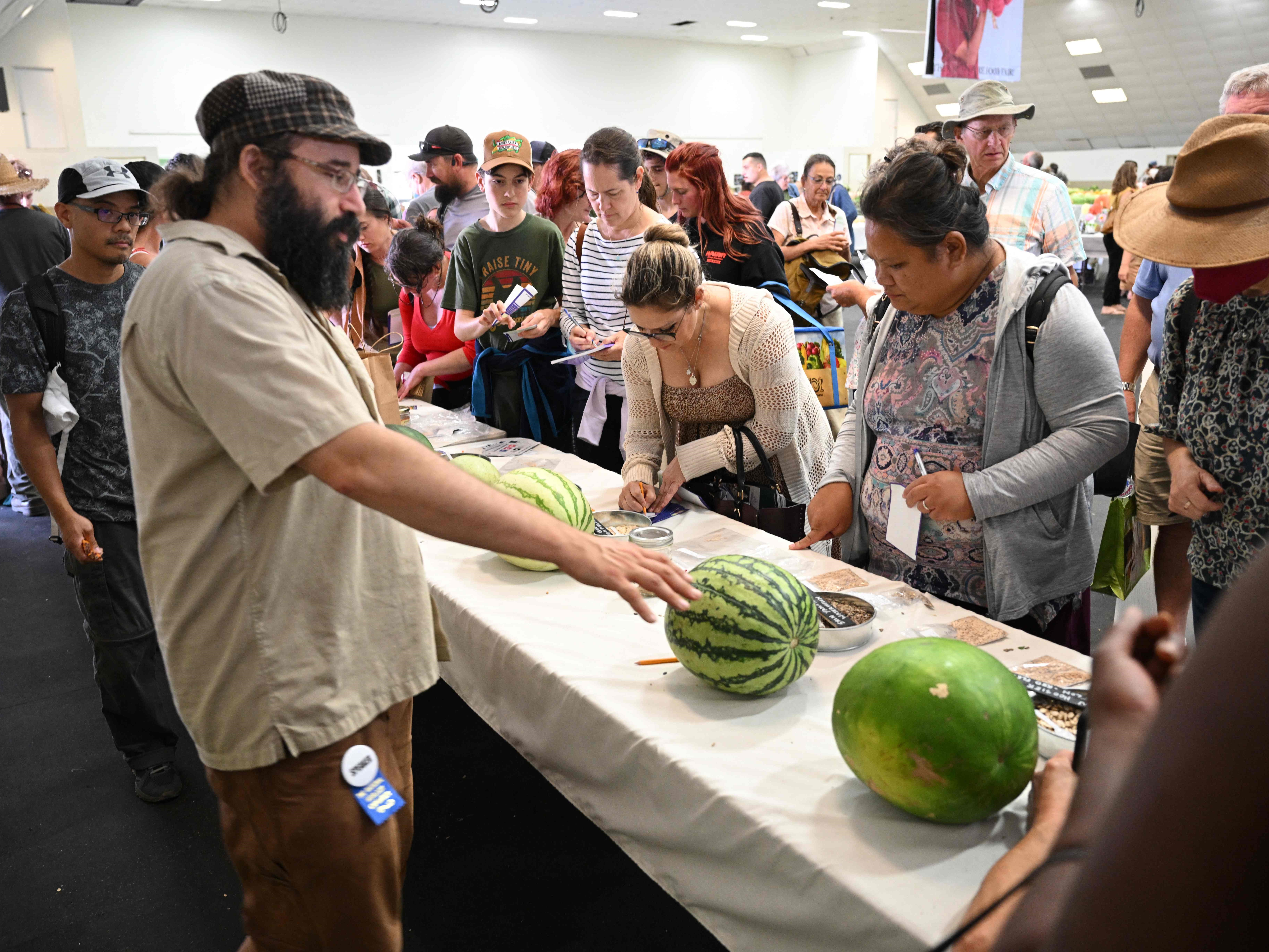 Pertukaran Benih Pameran Pusaka Nasional ke-10 di Ventura County Fairgrounds di Ventura, California, pada 13 September 2023.