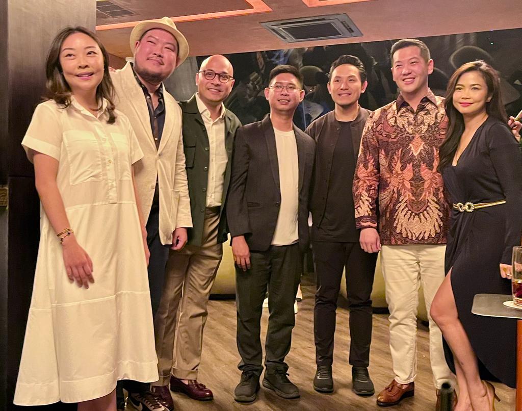 Anggota JCI Batavia berfoto bersama.