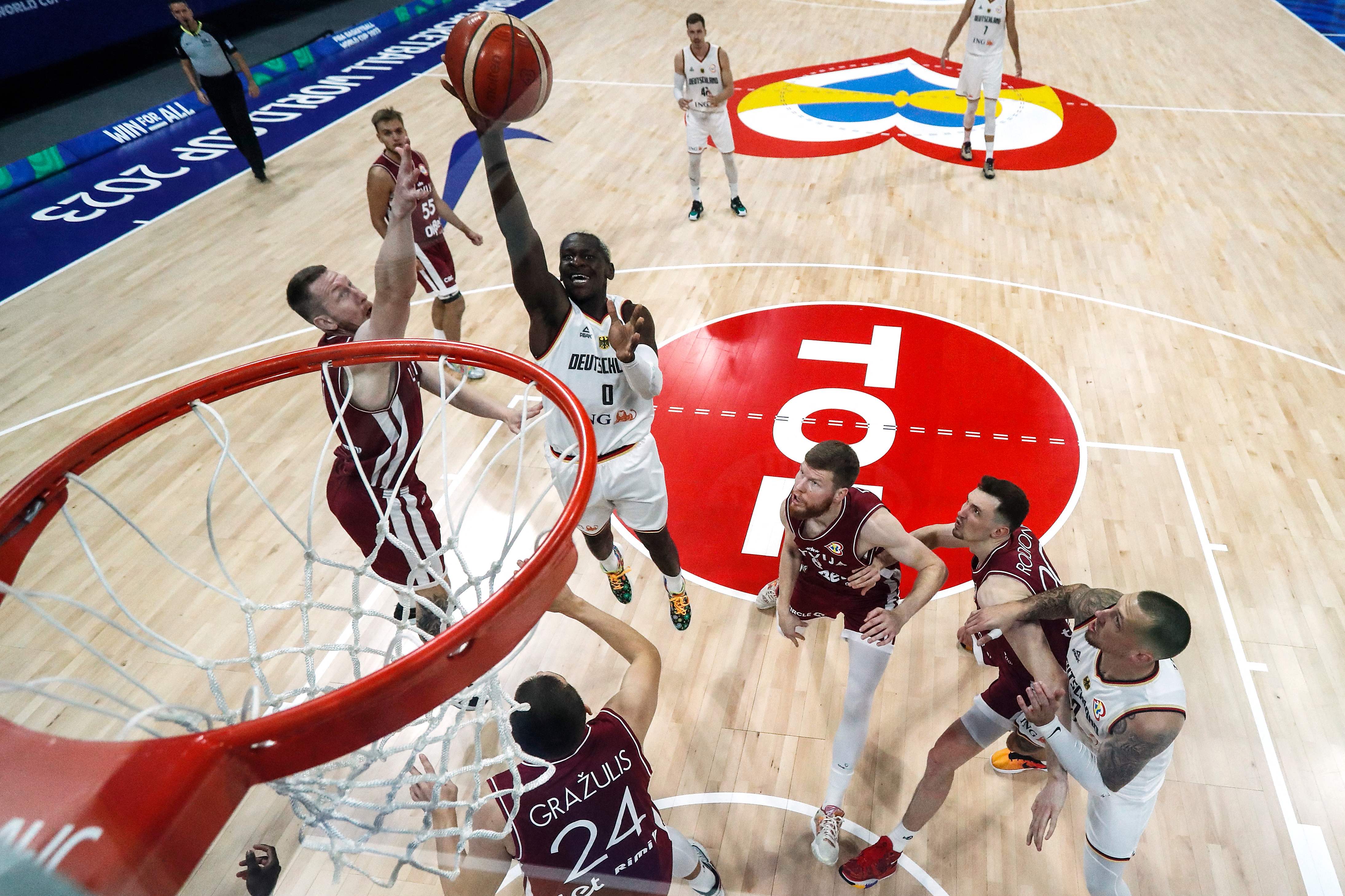 Laga perempat final Kejuaraan Dunia Bola Basket antara Jerman dan Latvia