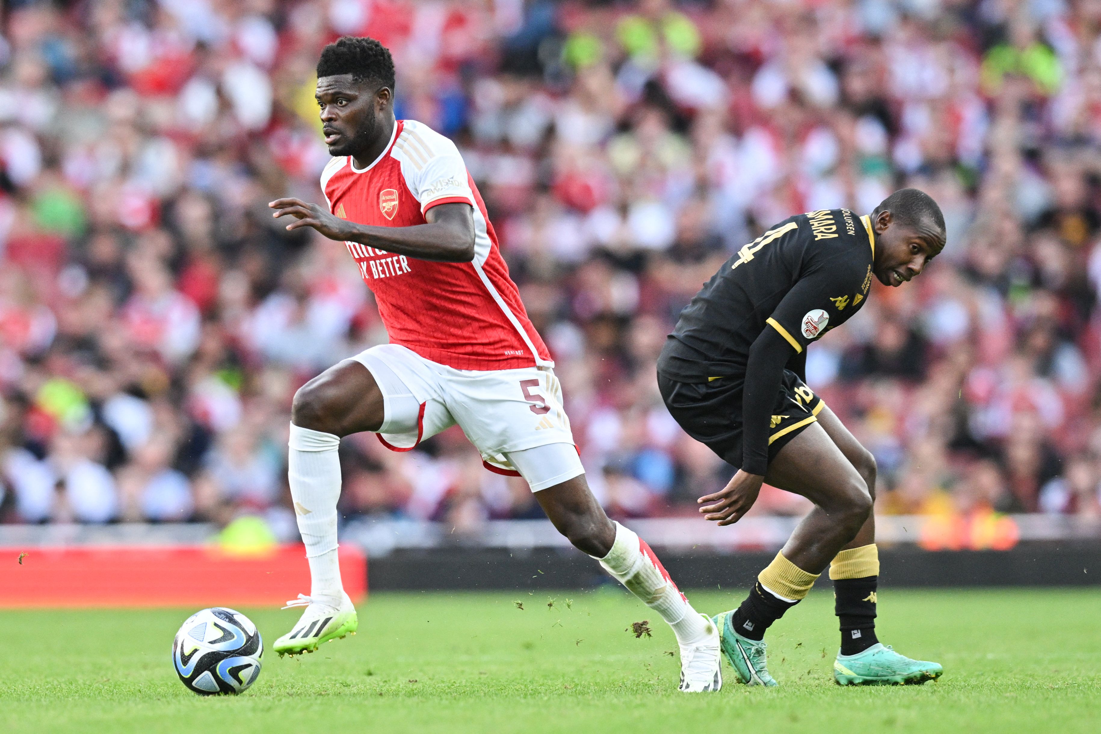 Bek Arsenal Thomas Partey