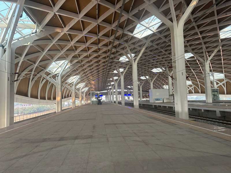 Eva Chairunisa memastikan stasiun kereta cepat Halim dalam kondisi aman, setelah terjadi kebakaran Senin (11/9) dini hari.