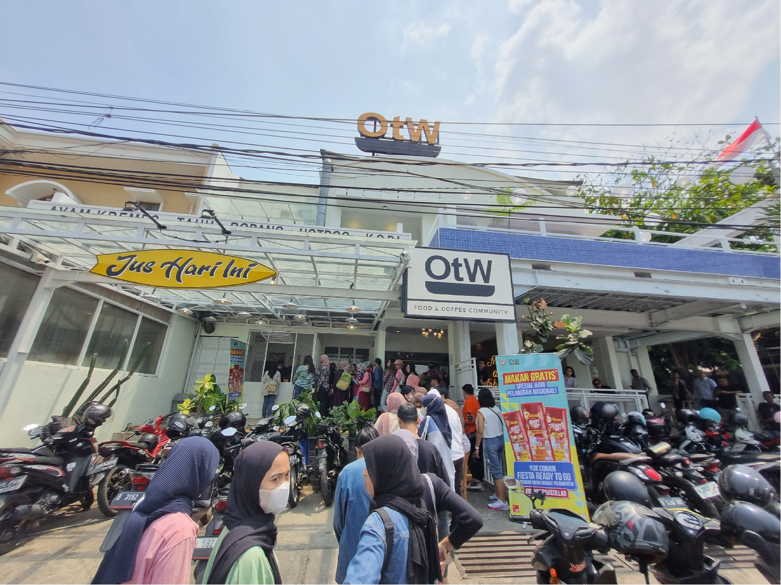 Antrean pembeli Fiesta Ready to Go