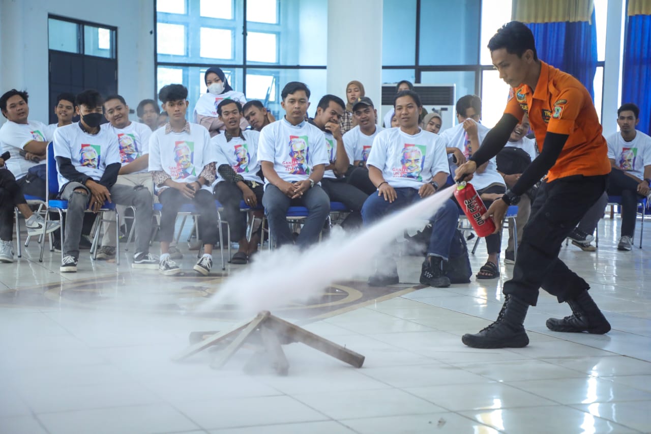 Pelatihan pemadaman kebakaran lahan gambut di Kalsel