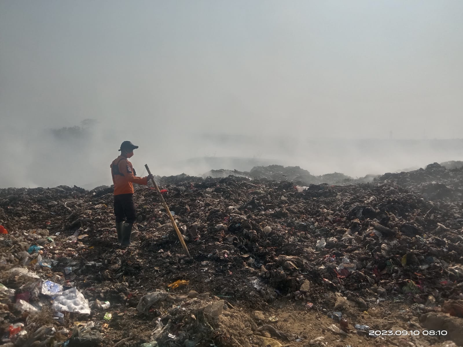 Penyebab kebakaran di TPA Kopi Luhur, Kota Cirebon, Jawa Barat, masih diselidiki.