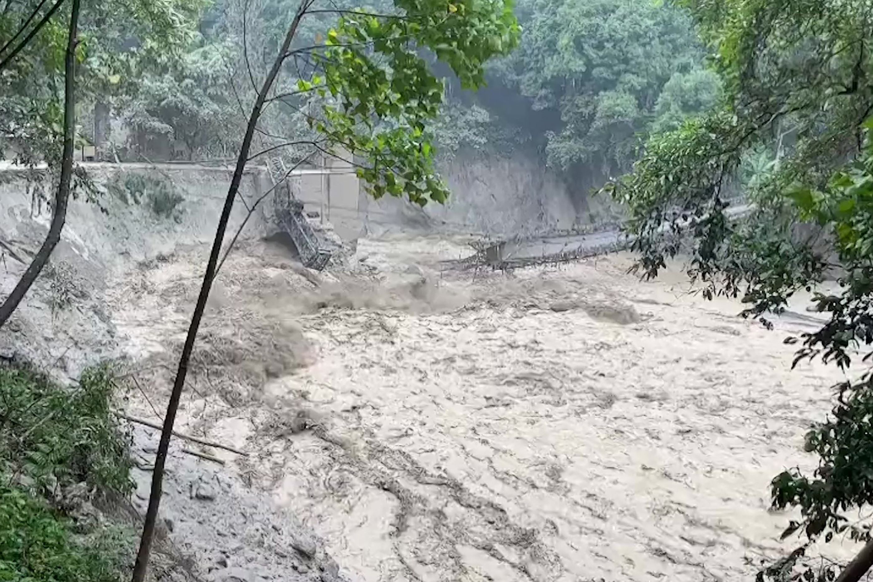 Banjir danau glasial di India