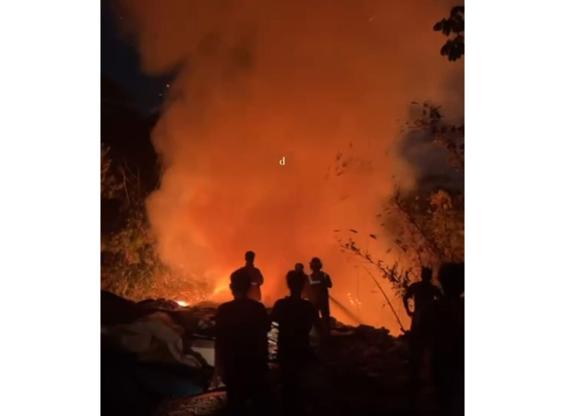 Kebakaran Gunungan Sampah di Depok Padam Setelah 10 Jam