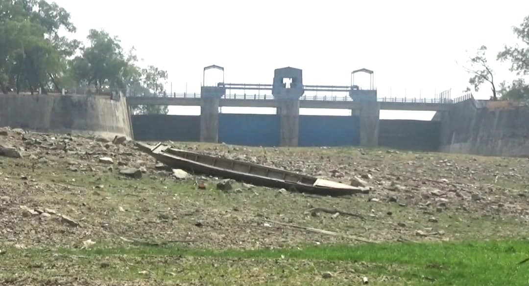 Waduk Jatiluhur Berada di Level Kritis, Air Susut Sampai 14 Meter 