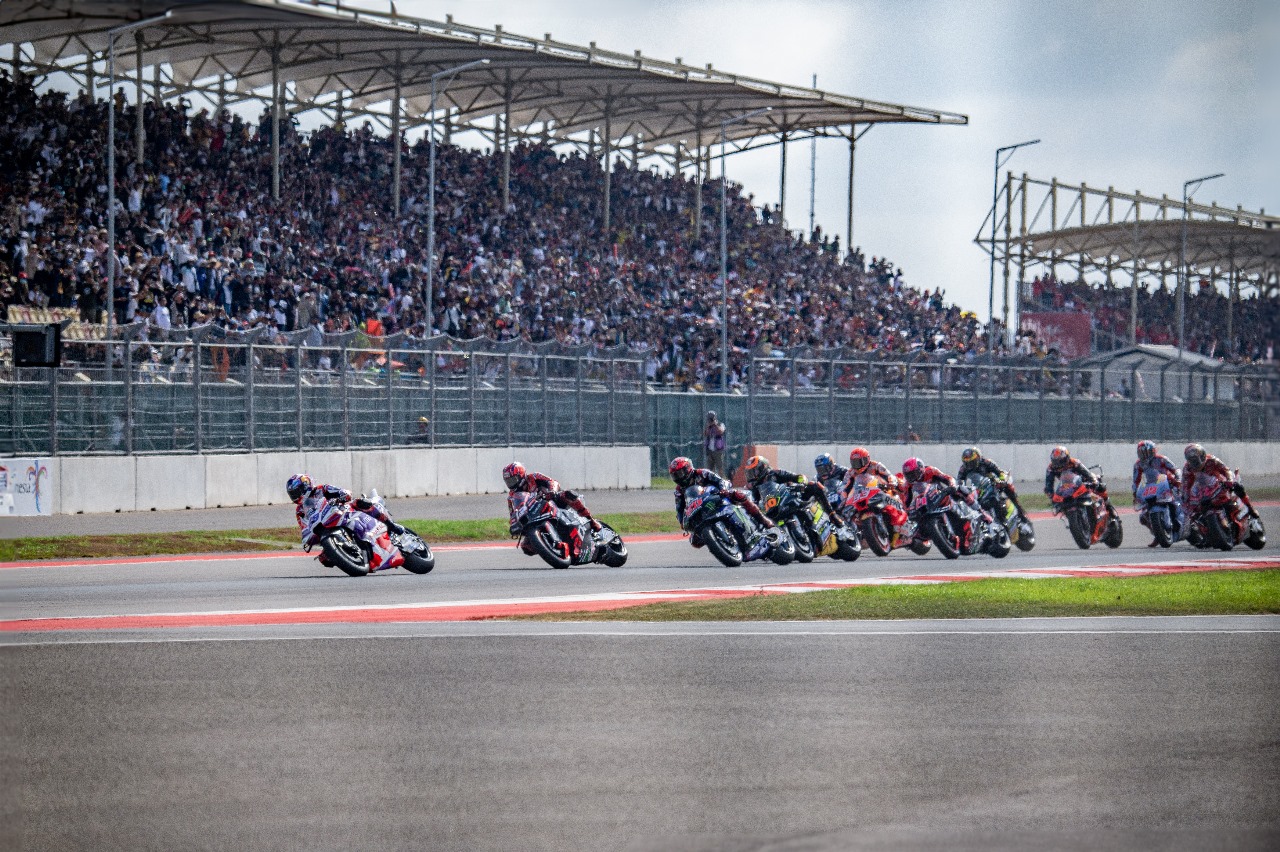 Indonesian GP 2023 kali ini telah dihadiri oleh total sebanyak 102.929 penonton, meningkat dibanding tahun lalu.