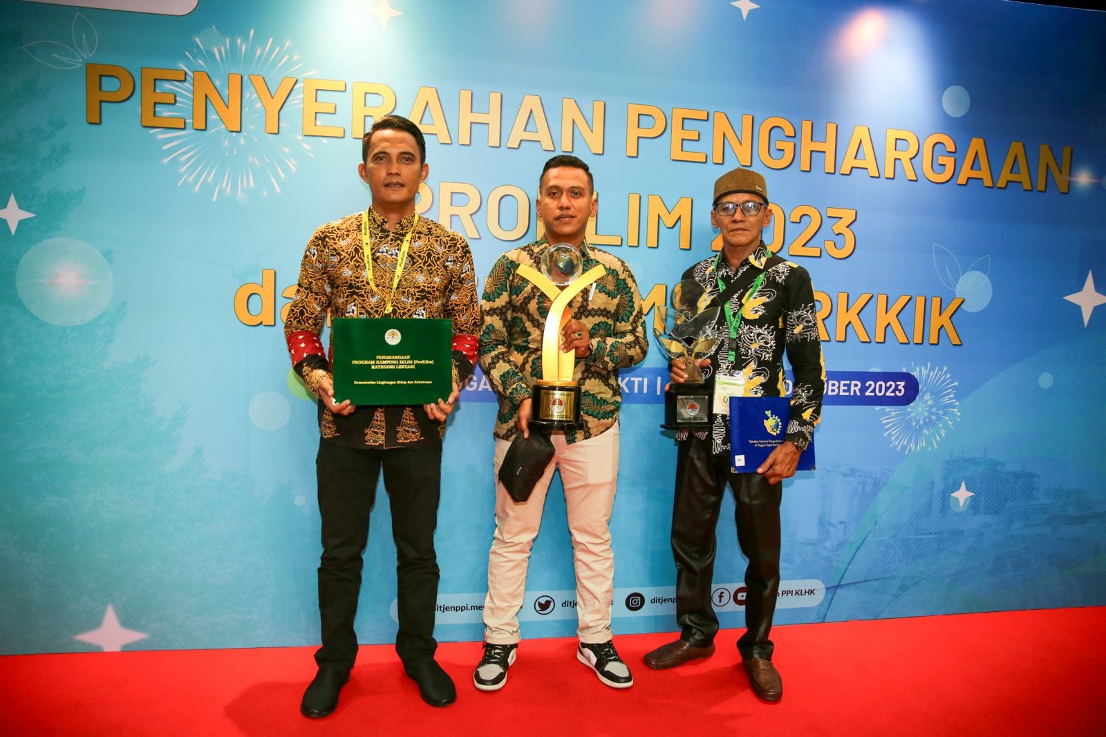 17 desa binaan APP Group meraih penghargaan Program Kampung Iklim (ProKlim) KLHK.