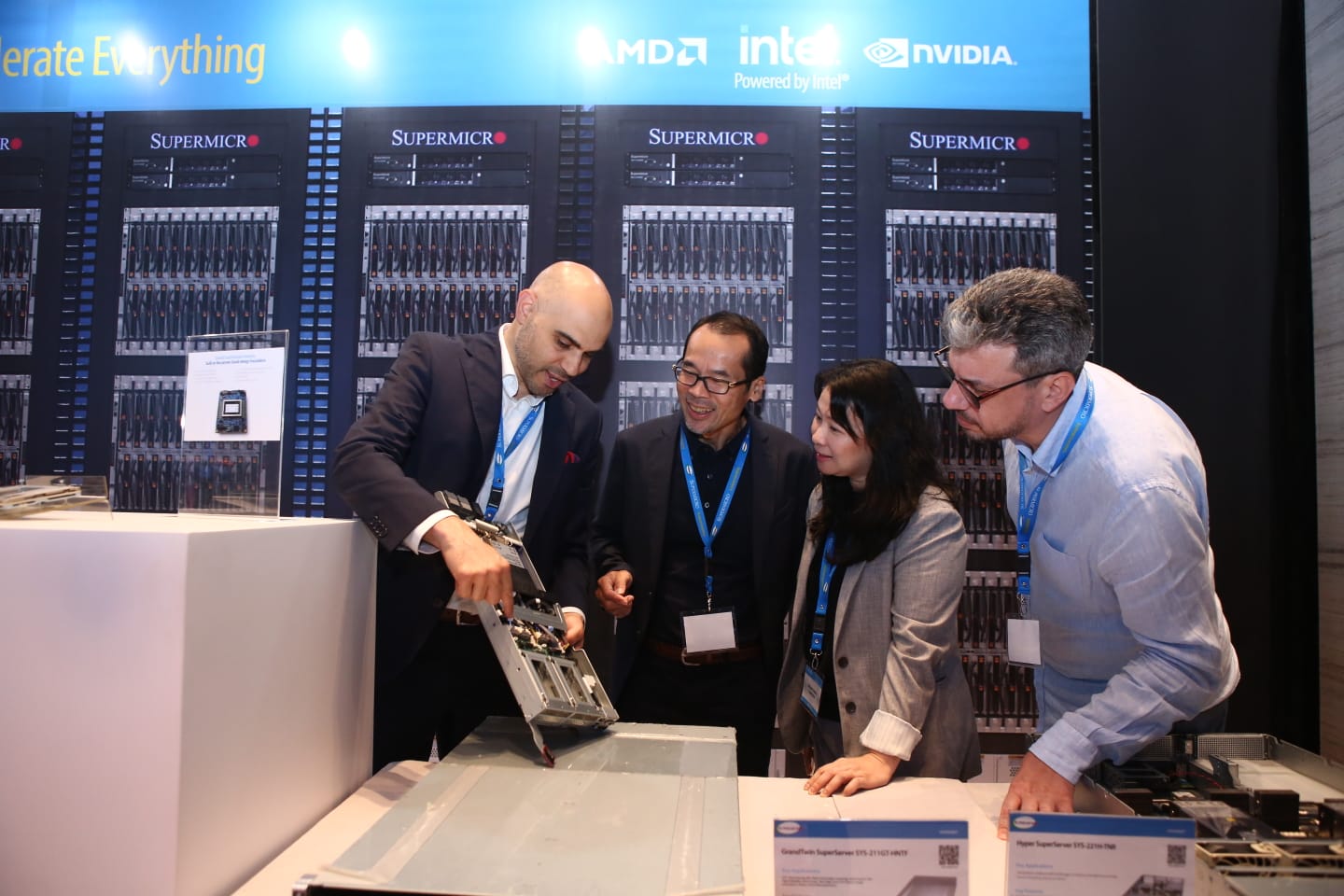  Acara Supermicro Accelerate Everything di Jakarta