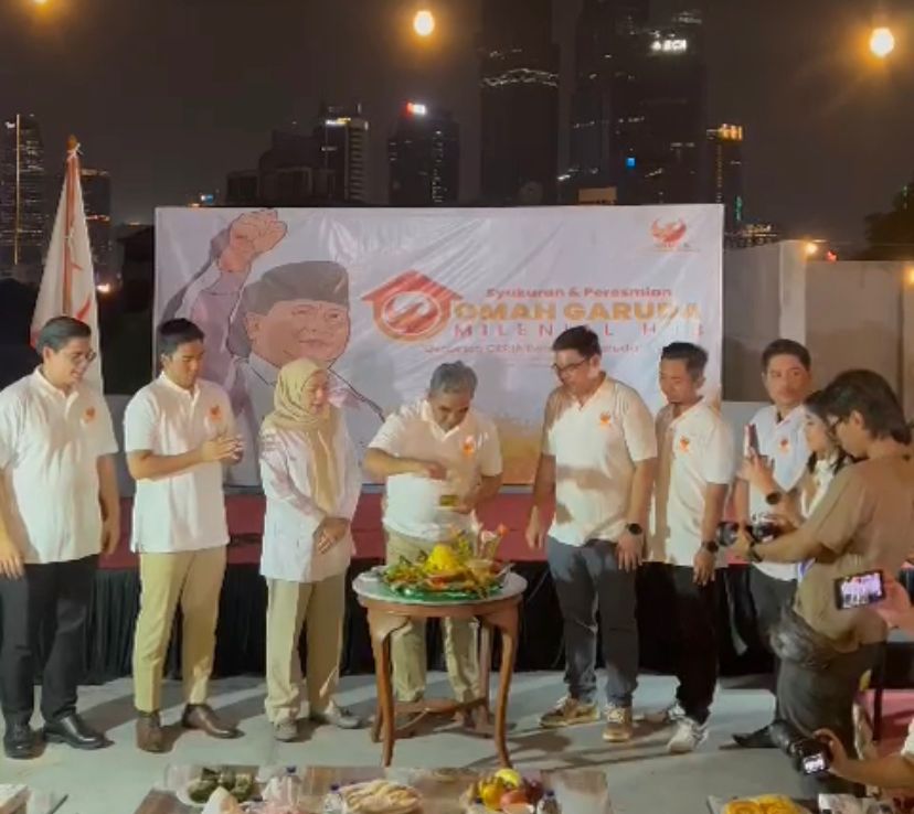 Relawan Garuda (Gerakan Muda Indonesia Raya) menggelar syukuran dan peresmian Omah Garuda Milenial hub