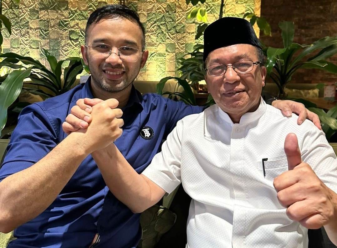 Ketua DPC Peradi Kota Bandung terpilih periode 2023-2028 Mohamad Ali Nurdin (kiri) bersama Sekjen DPN Peradi Hermansyah Dulaimi.