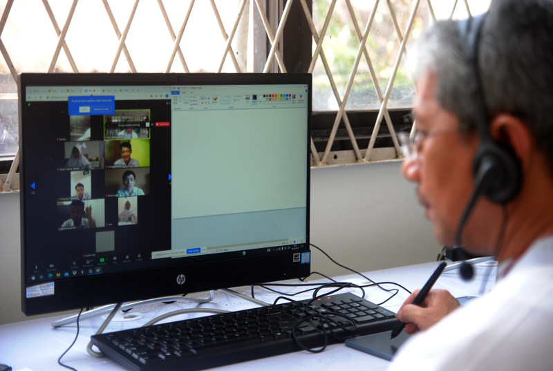 Pemerintah Kota Banjarmasin memberlakukan pembelajaran jarak jauh (PJJ) mulai 4 -7 Oktober akibat kualitas udara yang buruk.