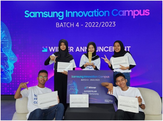 Pemenang pertama adalah Tim Eaterstelar dari SMKN 7 Semarang dengan solusi Smart PLTS.