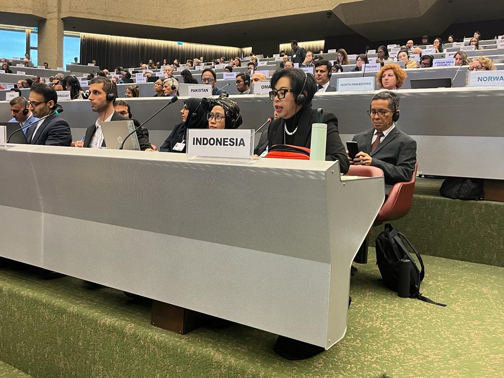 Dirjen PSLB3, KLHK Rosa Vivien Ratnawati sebagai Head of Delegation RI pada COP-5 Konvensi Minamata  di Jenewa, Swiss Senin (30/10).