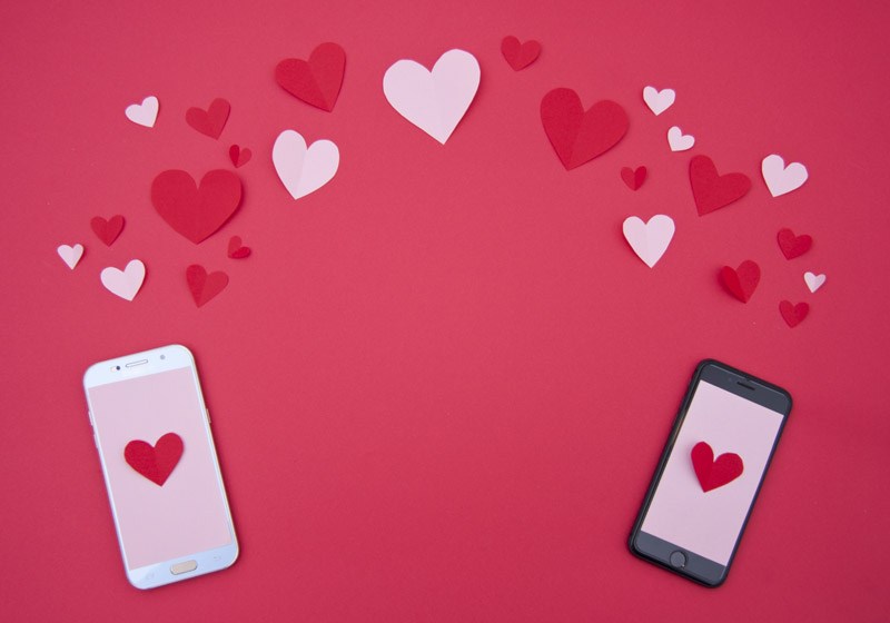 Ingin nembak perempuan idaman anda tapi tidak berani bicara langsung? Coba melalui aplikasi pesan whatsapp. Simak tipsnya.