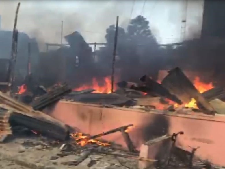 Kobaran Api Hanguskan Sembilan Rumah di Padang Bulan Medan