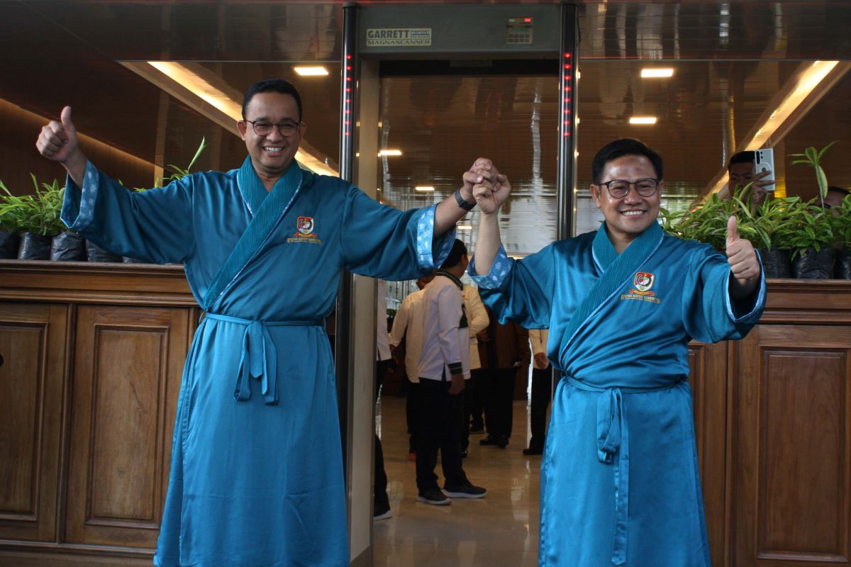 Anies Baswedan dan Muhaimin Iskandar menjalani tes kesehatan di RSAD Gatot Soebroto, Jakarta.