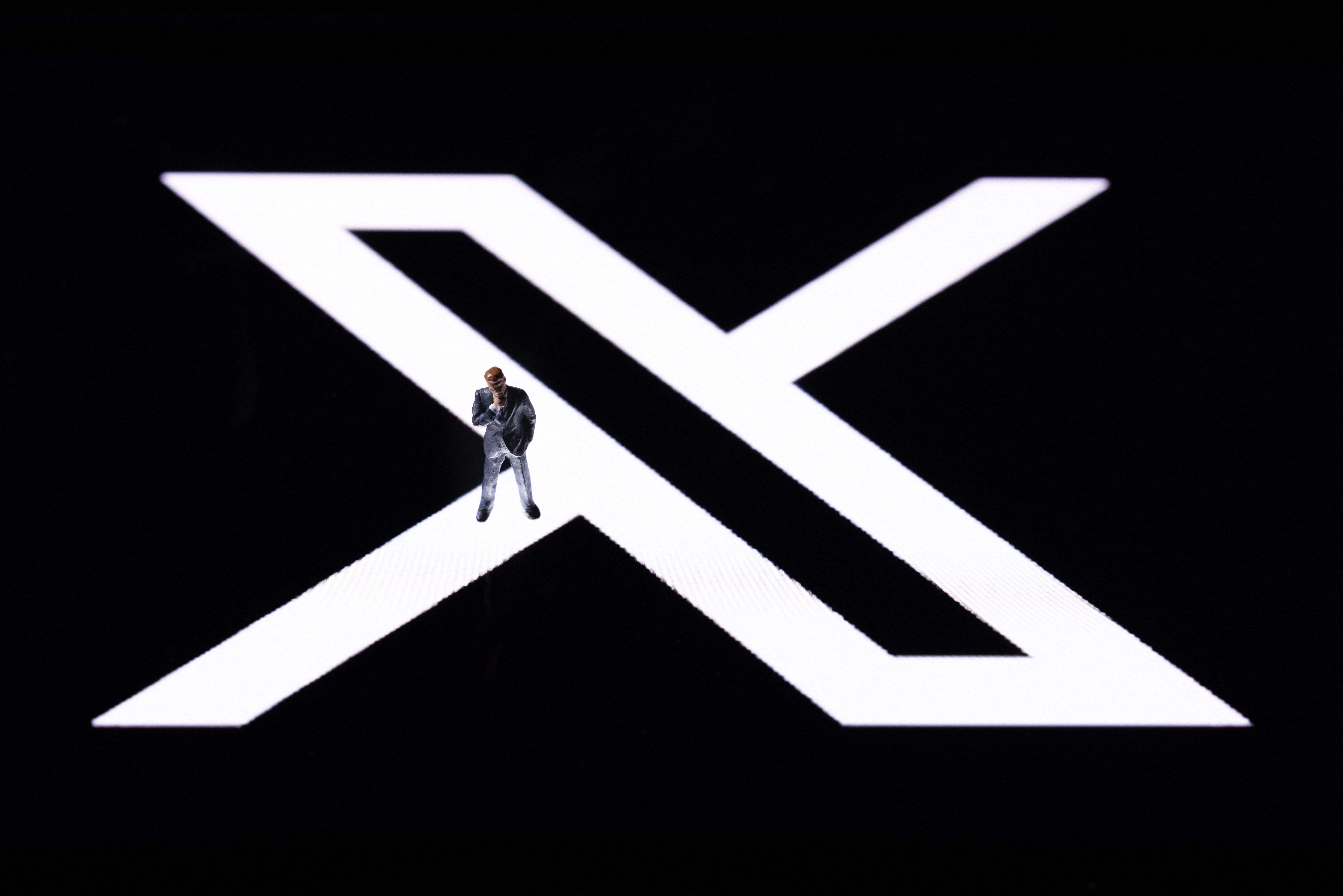 Logo platform media sosial X, yang dulu bernama Twitter.