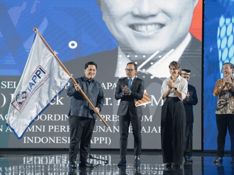 Koordinator Dewan Presidium IAPPI Erick Thohir melantik Ketua Pegurus Harian dan Sekjen IAPPI