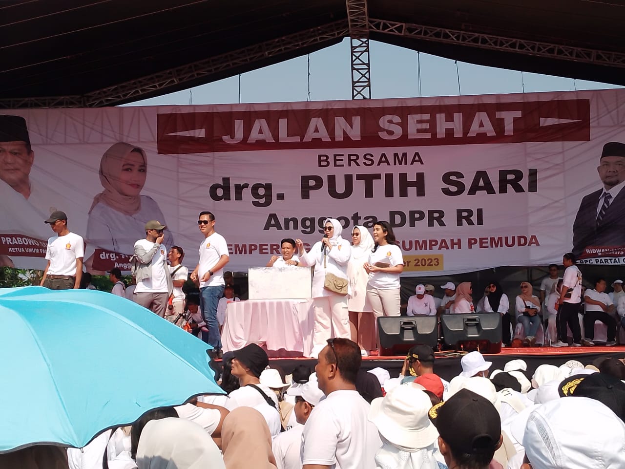 Kegiatan jalan sehat peringatan Hari Sumpah Pemuda