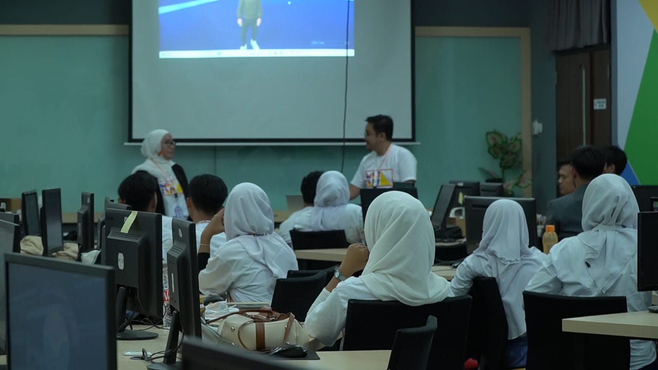 Sejumlah mahasiswa mengikuti proses perkuliahan di UPI Bandung