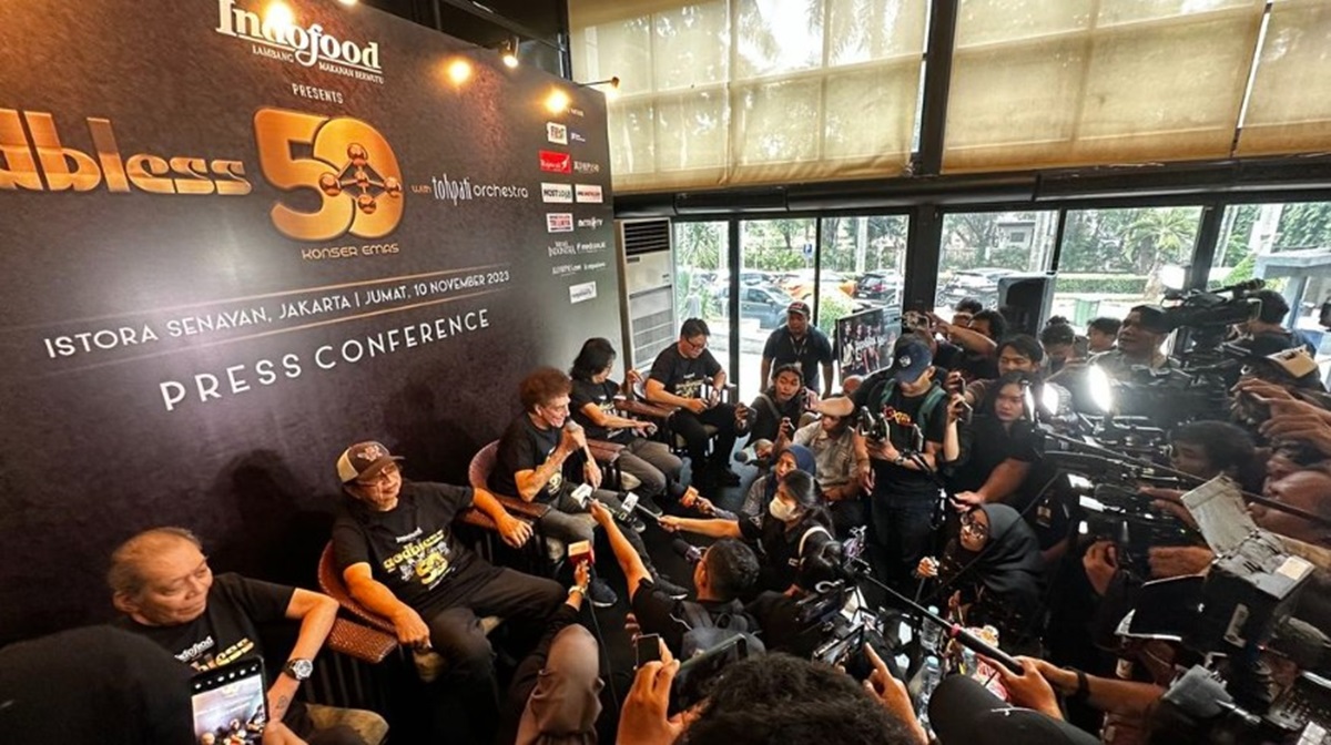 Suasa konferensi Konser Emas 50 Tahun God Bless