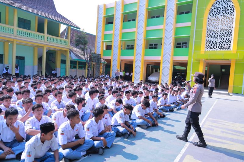 Polres Klaten menggelar penyuluhan dan pembinaan guna menekan kasus kekerasan dan perundungan di kalangan pelajar.