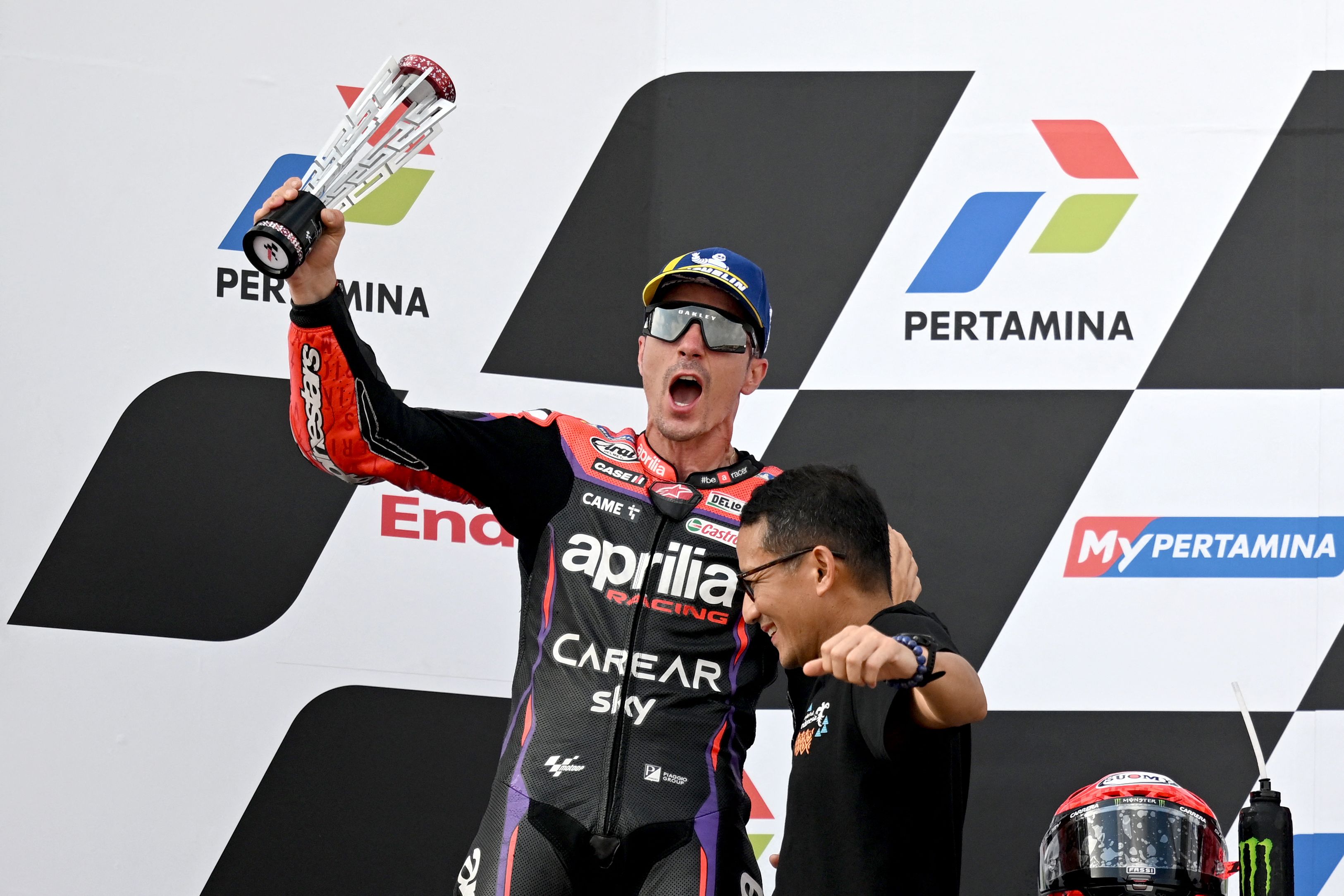 Pembalap Aprilia Maverick Vinales
