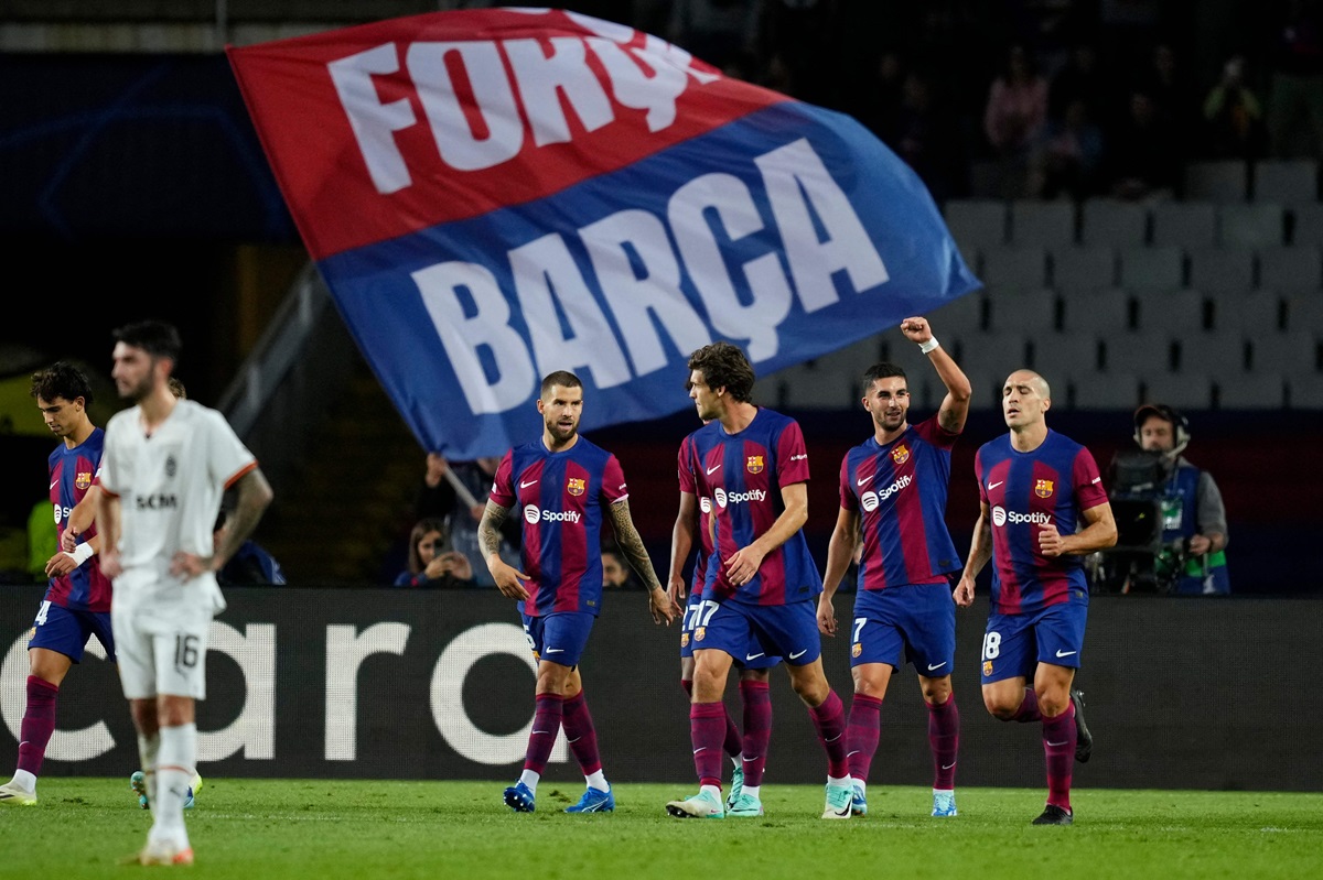 Para pemain Barcelona melakukan selebrasi usai mencetak gol ke gawang Shakhtar Donetsk di laga Liga Champions