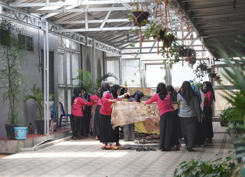 PT Timah Tbk Beri Pelatihan Ecoprint untuk Warga Lapas Pangkalpinang