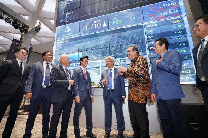 Pencatatan saham IPO Amman Mineral 
