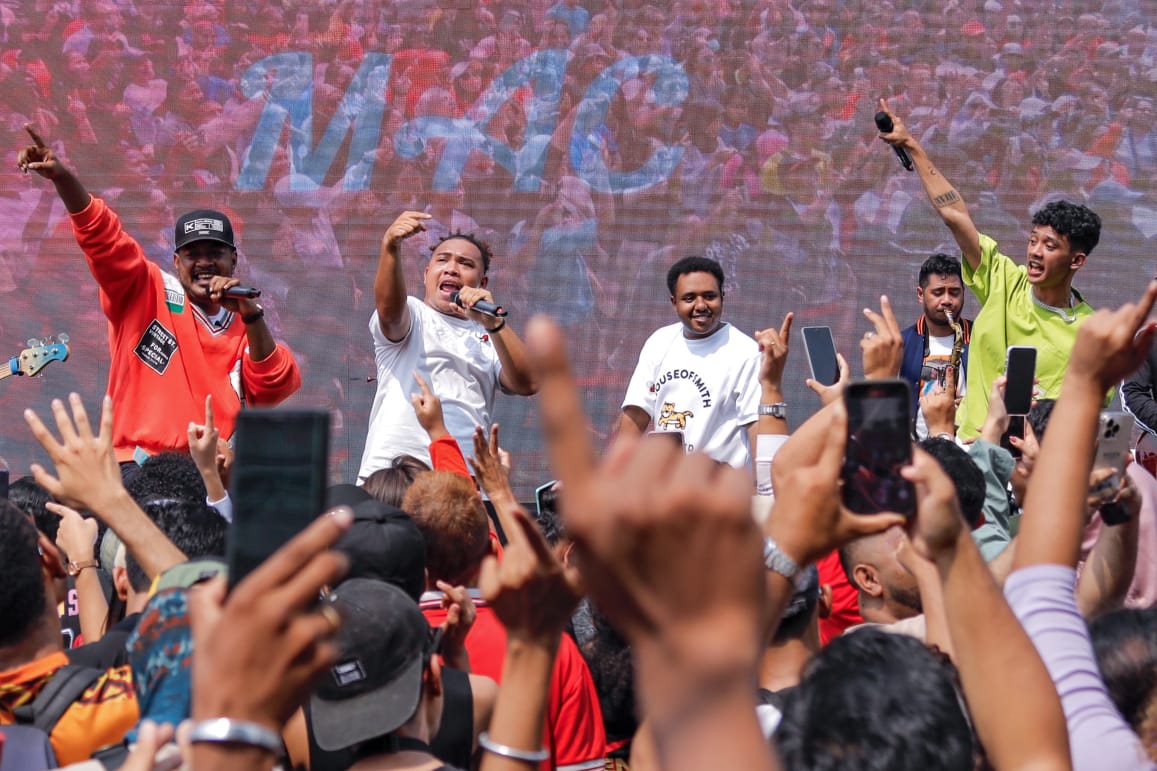 GRUP Musik asal Papua Music Anak Coment (M.A.C) 