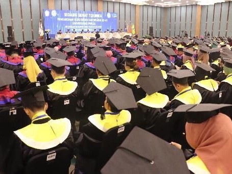 Wisuda 436 mahasiswa Universitas IPWIJA.