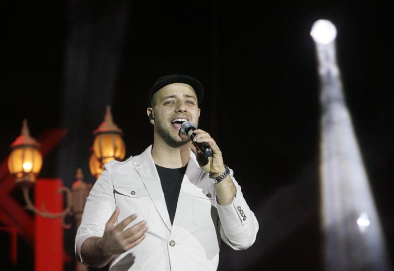 Musisi Maher Zain mengajak umat muslim di dunia untuk puasa sunah untuk para korban perang di Palestina.