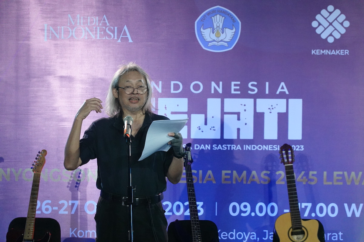Penulis dan ilmuwan sastra Indonesia Seno Gumira Ajidarma di gelaran Festival Bahasa dan Sastra, Jakarta (27/10/2023)