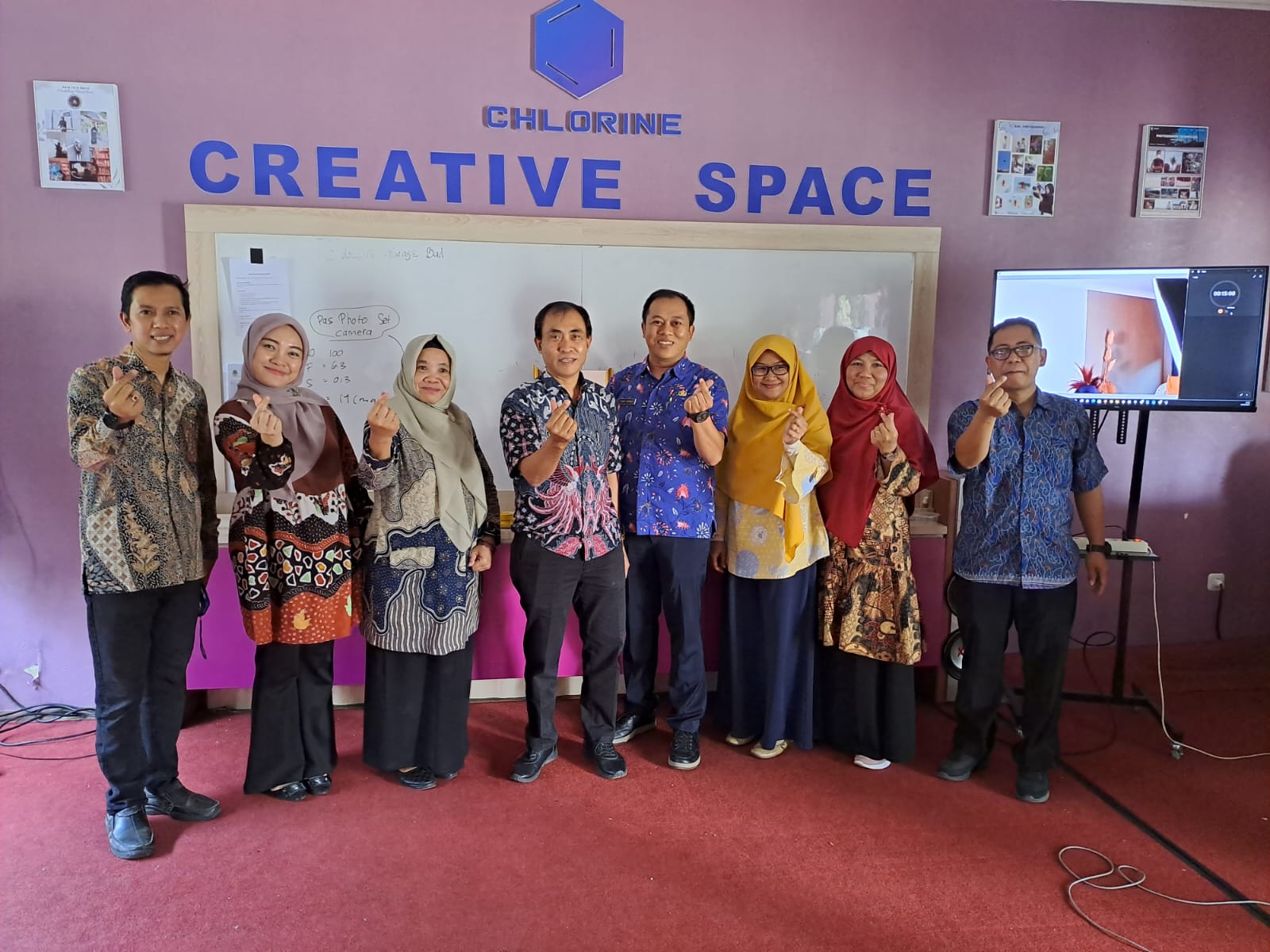 SMK Negeri 3 Bandung mengoptimalkan bantuan pemerintah untuk layanan pendidikan.