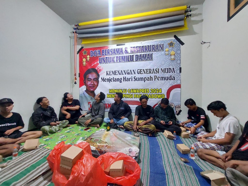 Pemuda di Malang gelar syukuran pasca MK perbolehkan kepala daerah U-40 maju capres-cawapres