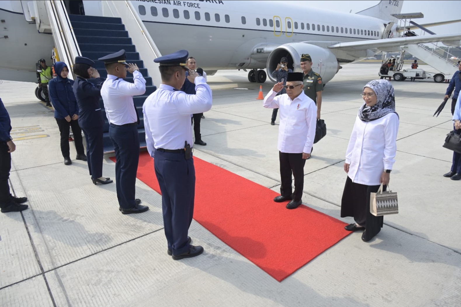 Wapres Ma'ruf Amin dan istri bertolak ke Papua.