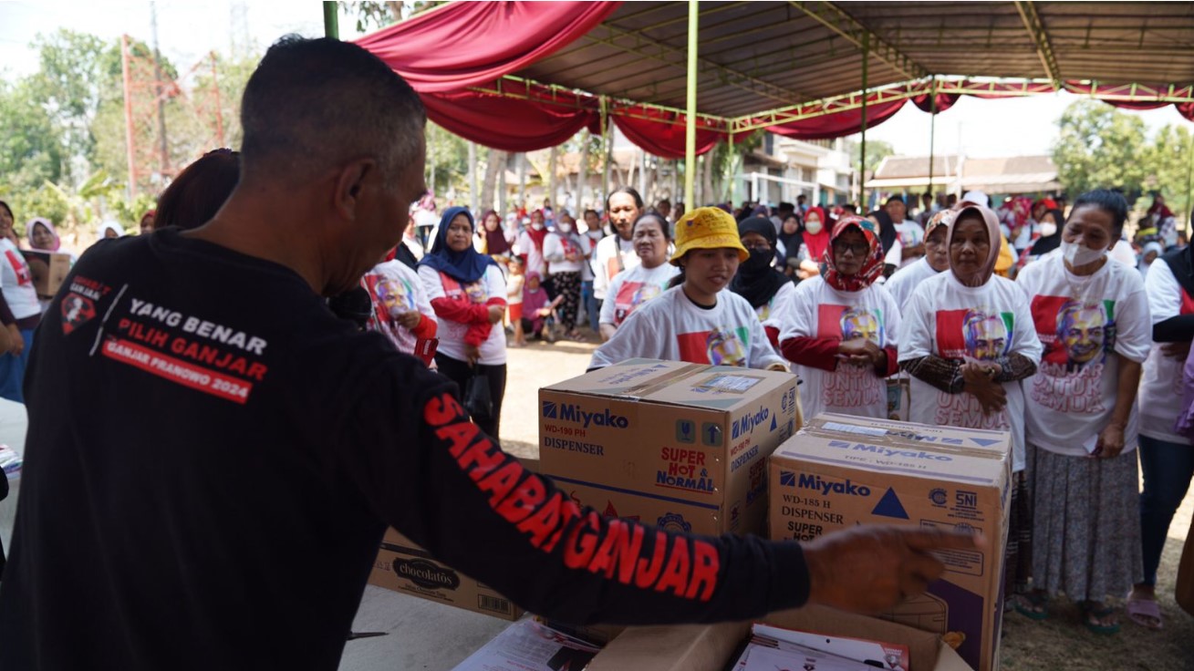 Sahabat Ganjar Berbagi Kebahagiaan di Berbagai Daerah