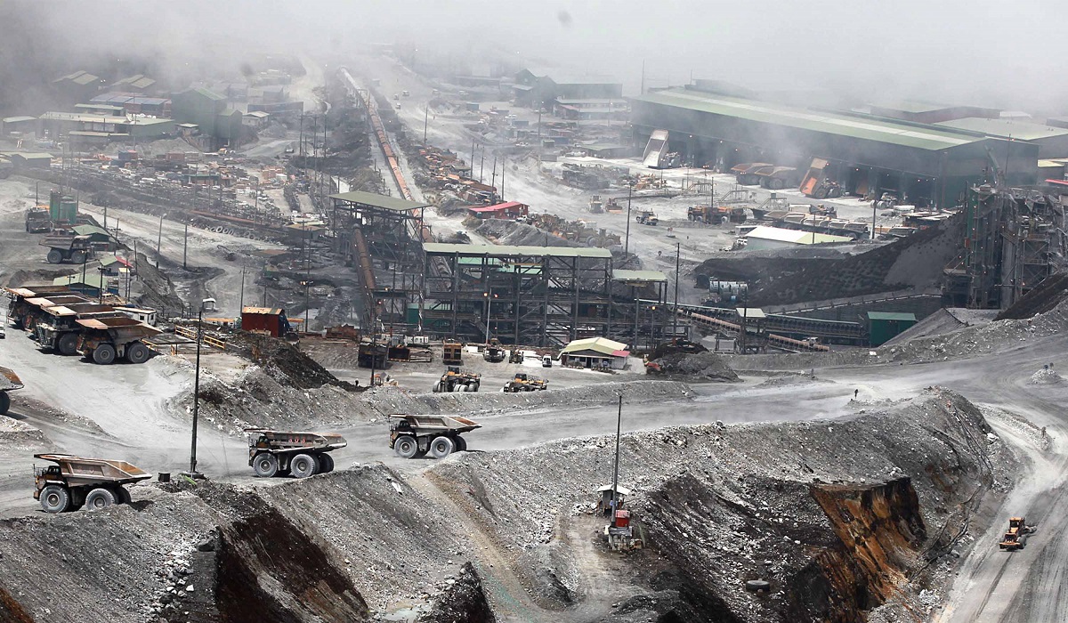 Sejumlah Haul Truck dioperasikan di area tambang terbuka PT Freeport Indonesia di Timika