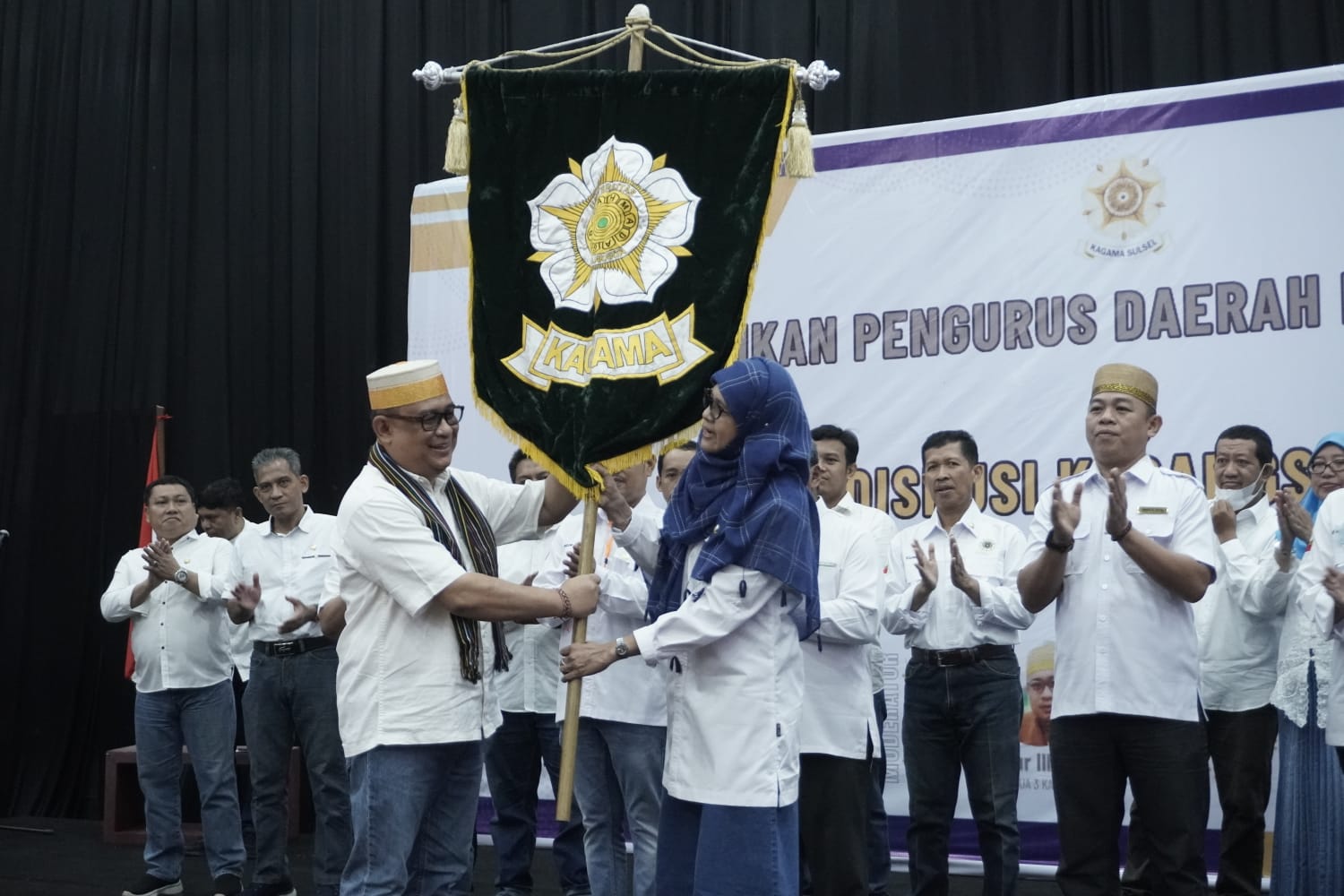 Pelantikan pengurus daerah Kagama Sulsel.