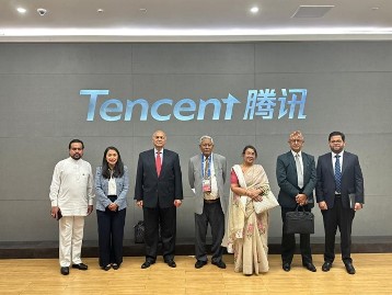 Anggota BKSAP DPR RI Puteri Komarudin saat mengikuti Kunjungan Kerja ke Kantor Pusat Tencent di Beijing, Tiongkok, Selasa (17/10).