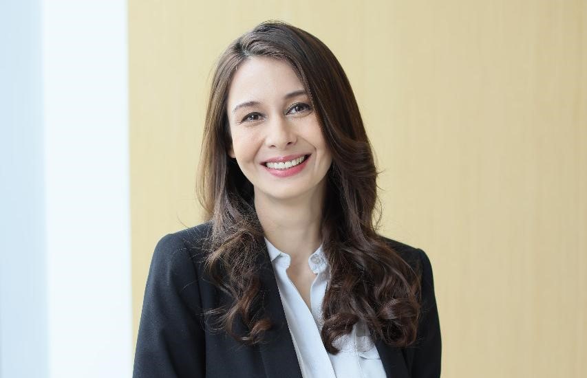 Nadia Omer sebagai Chief Executive Officer baru efektif per 26 Oktober 2023.
