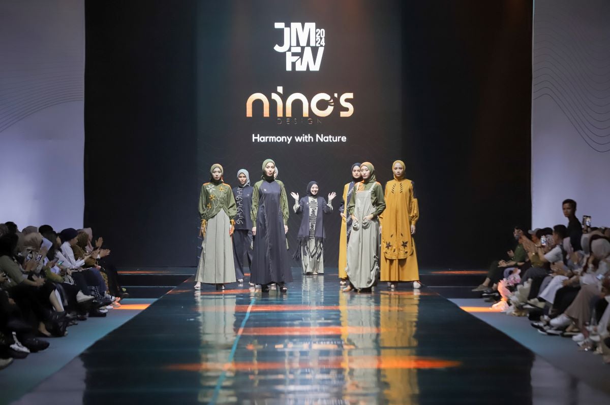 Koleksi Nino's Design yang dipamerkan di JMFW 2024.
