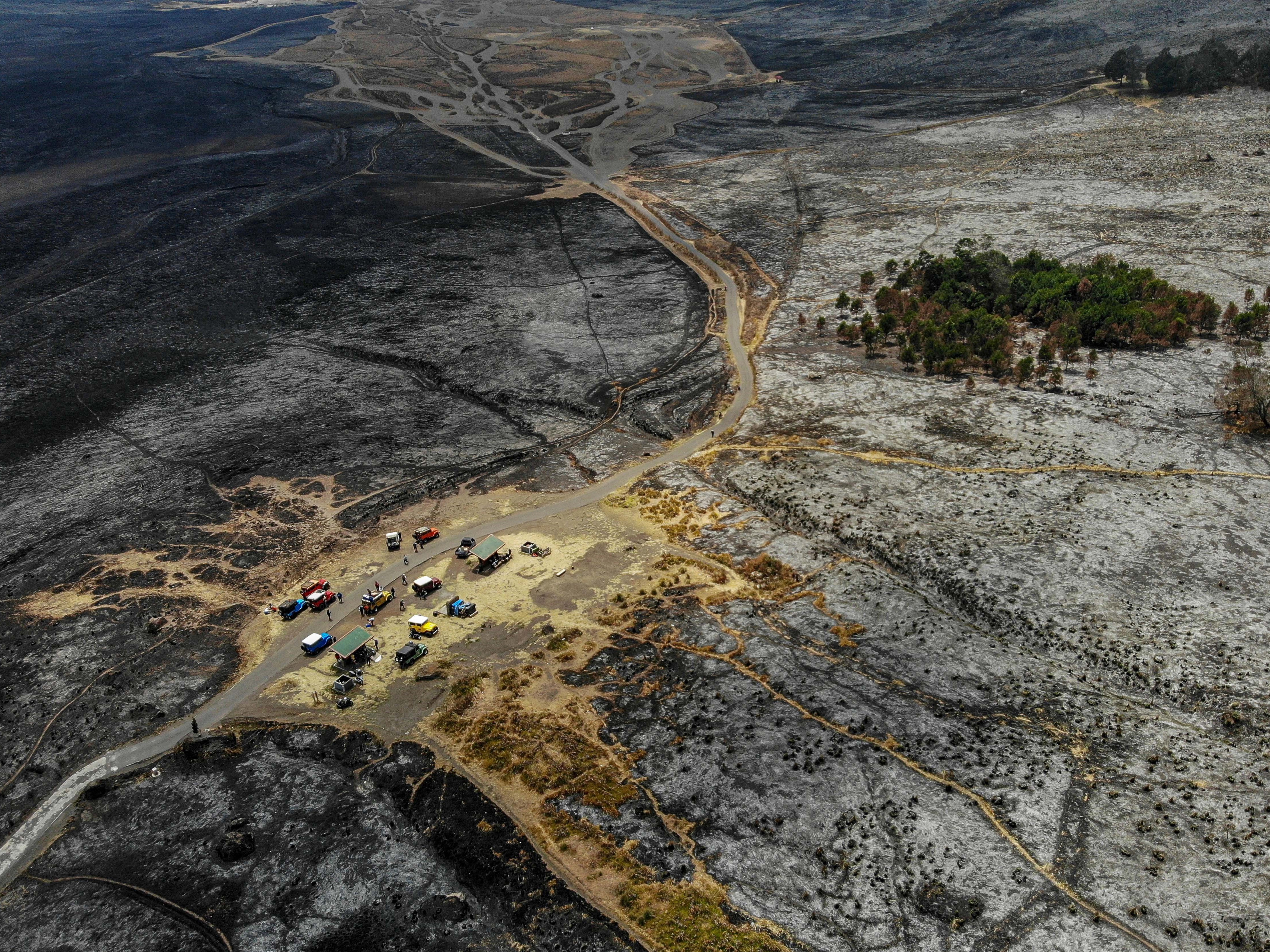 Foto udara kondisi lahan pasca kebakaran di Pos Watu Gede, kawasan Gunung Bromo, Probolinggo, Jawa Timur, Jumat (15/9/2023).
