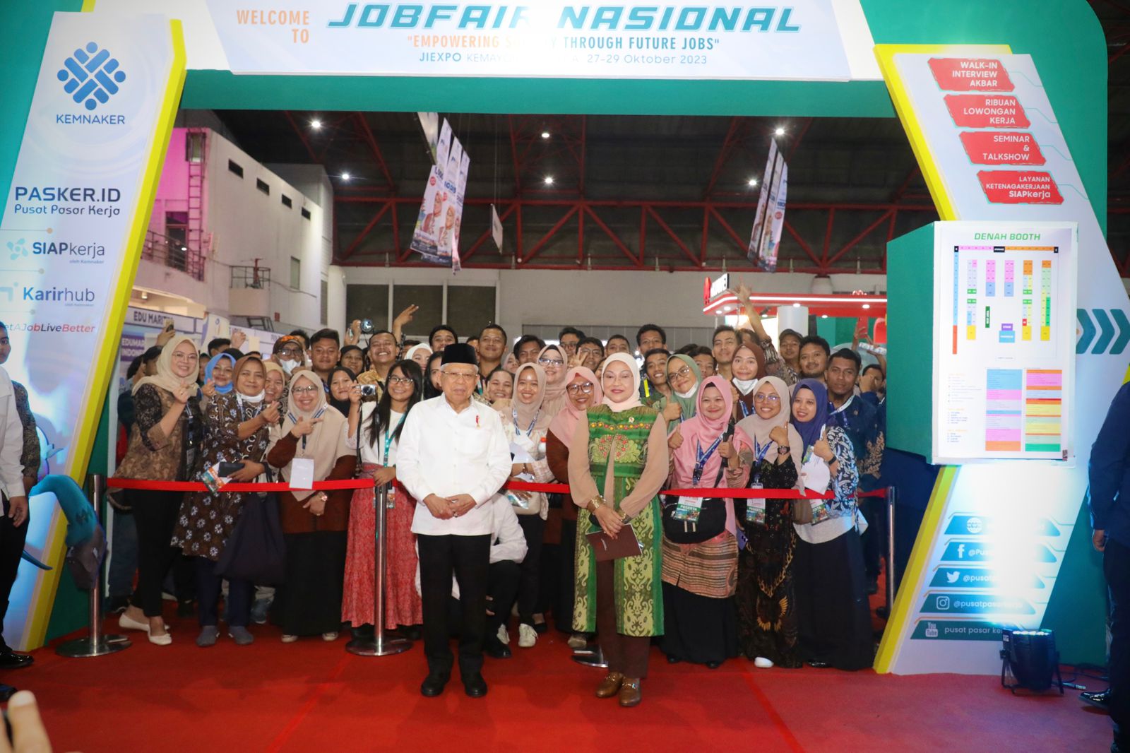 Wakil Presiden Ma'ruf Amin dan Menaker Ida Fauziyah membuka Festival Pelatihan Vokasi dan Job Fair ­Nasional di JI Expo, Jakarta.